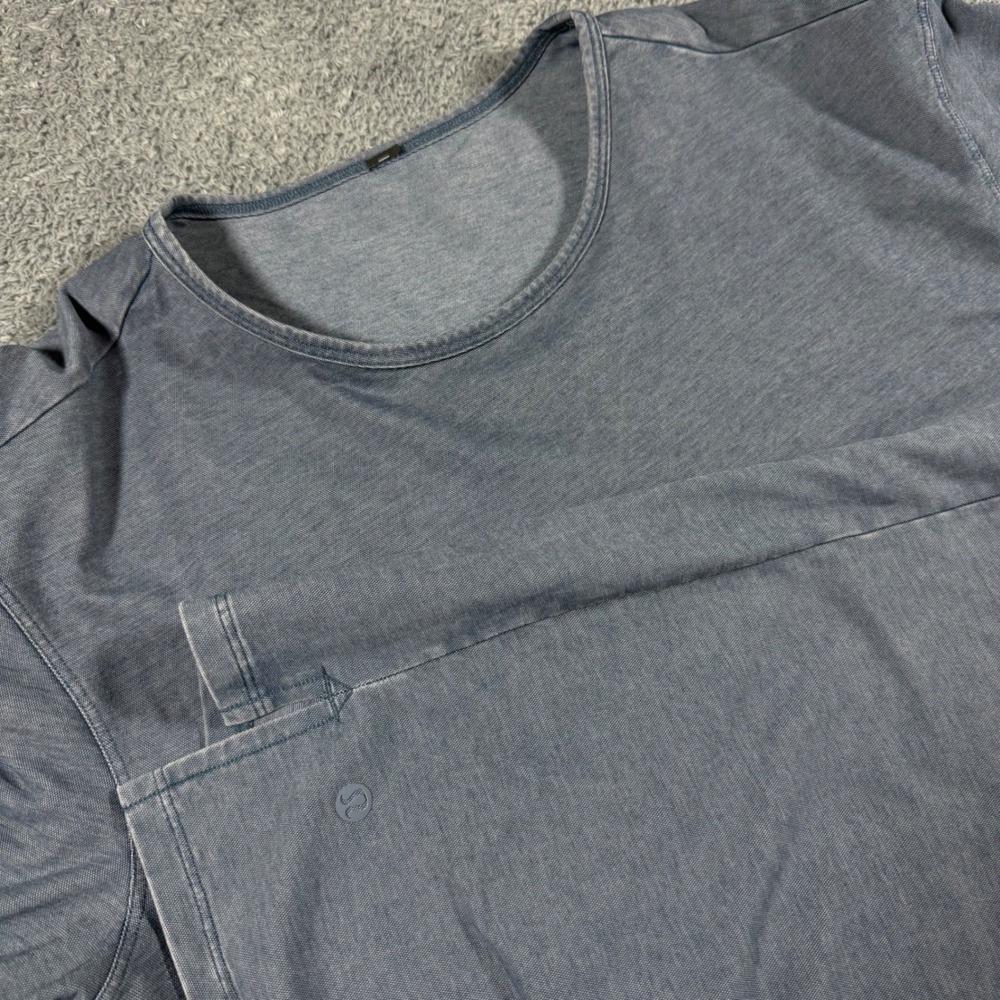 Lululemon Chambray Performance T SHirt Mens 2XL Stretch Blue Crew Neck